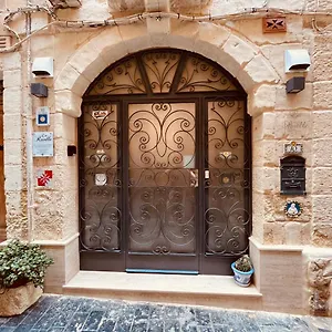 https://10-la-ruelle.qawrahotelsmalta.org