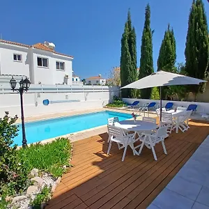 https://villa-kiveli.hotelsatayianapa.com